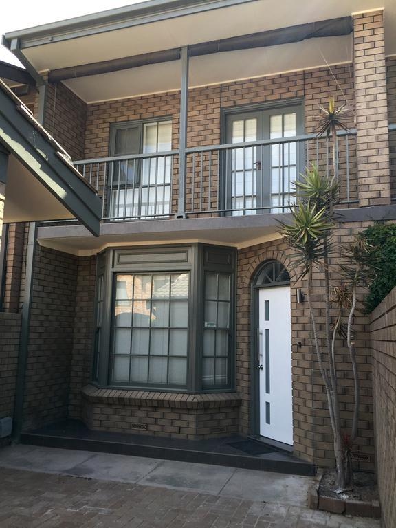 Villa Chic Townhouse In North Adelaide Exterior foto